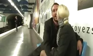 Η Αλίκη γάμησε στον  ...