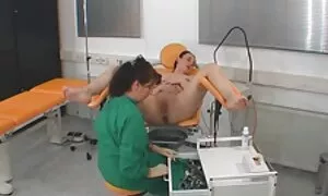 κορίτσι παίρνει κώλο ...